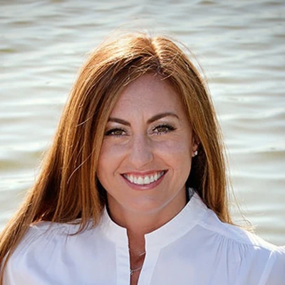 Chiropractor St. Petersburg FL Danielle Hood